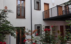 La Casa De La Escalera 1 Derecha